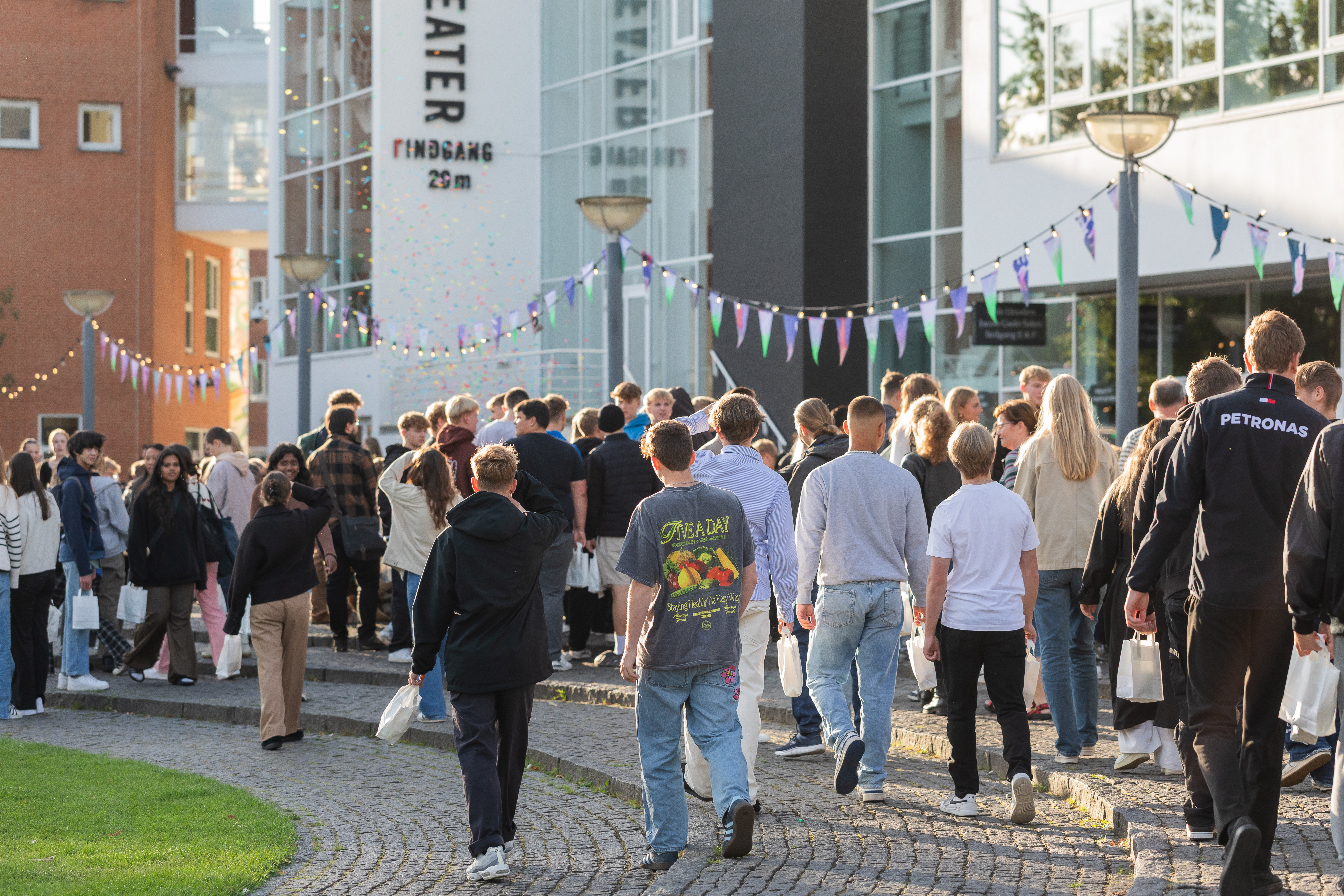 Vestfest unge i Byparken i Vejle